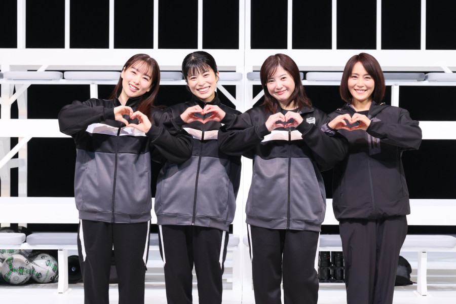 『シャイニングな女たち』開幕！会見の写真とコメント＆舞台写真が到着！