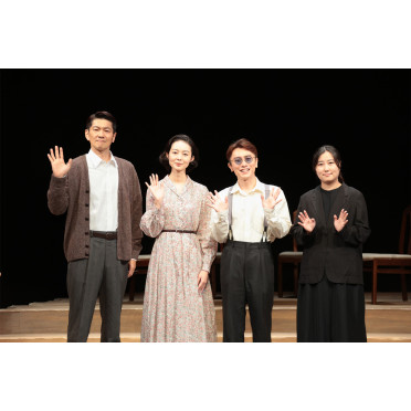 『髪結いの亭主』開幕前に行われた取材会の写真とコメント＆舞台写真が到着！