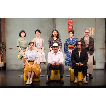 舞台『先生の背中』初日に向けたコメントと写真到着！